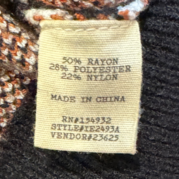 Gimmicks Lace-up Cropped Sweater Tank Top - Picture 7 of 7